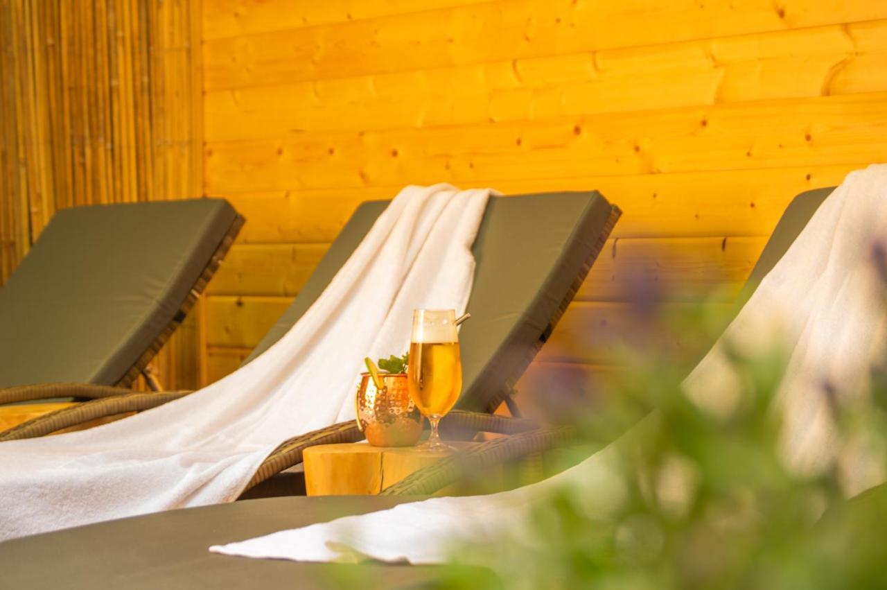 Wellnessoase Mitten In Der Wasserfallstadt Triberg トリベルク エクステリア 写真