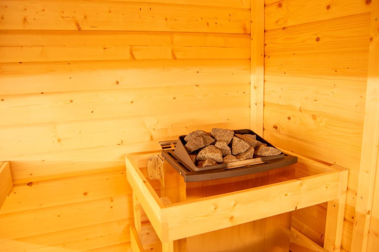 Wellnessoase Mitten In Der Wasserfallstadt Triberg トリベルク エクステリア 写真