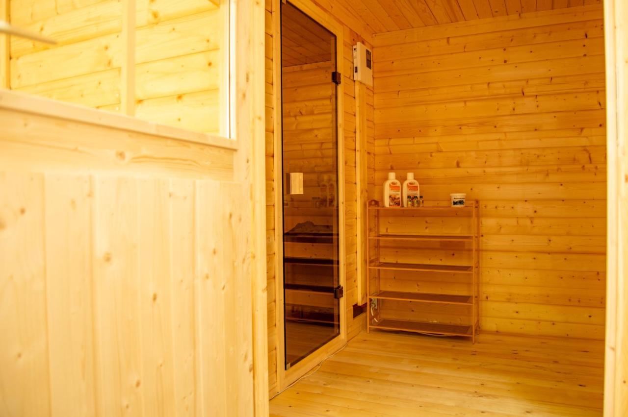 Wellnessoase Mitten In Der Wasserfallstadt Triberg トリベルク エクステリア 写真