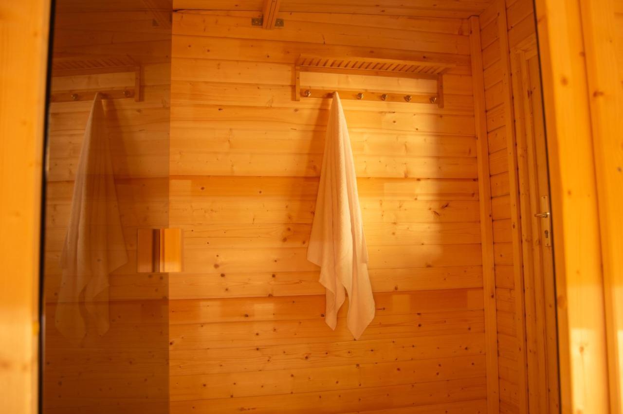 Wellnessoase Mitten In Der Wasserfallstadt Triberg トリベルク エクステリア 写真